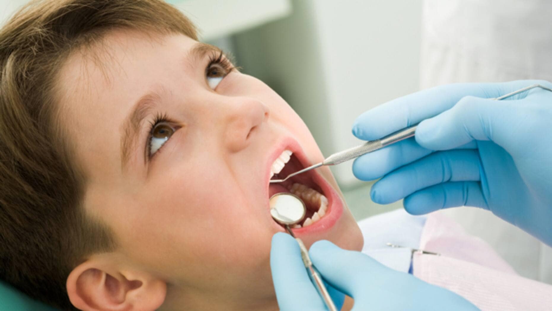 child at dentist